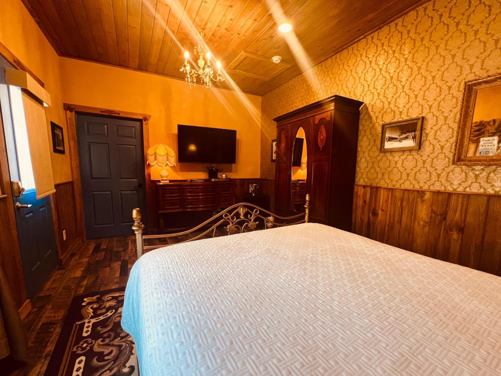 The Russ House Hotell Tombstone Exteriör bild