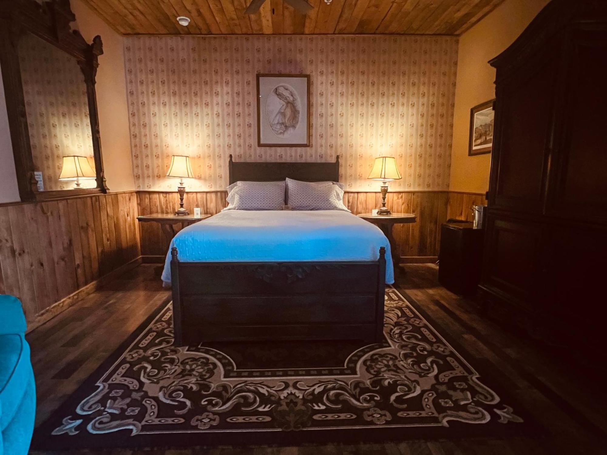 The Russ House Hotell Tombstone Exteriör bild